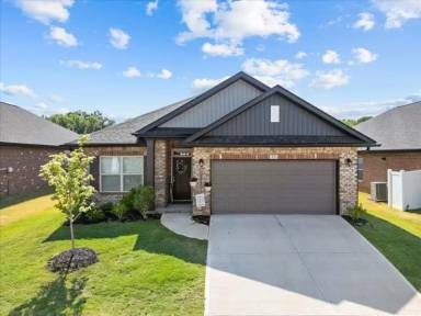 Main picture of 21 Woodcross Dr