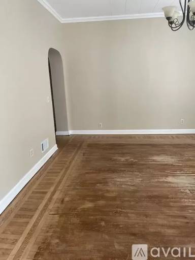 Main picture of 305 8th Ave S