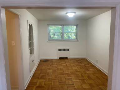 Main picture of 105 S Narberth Ave