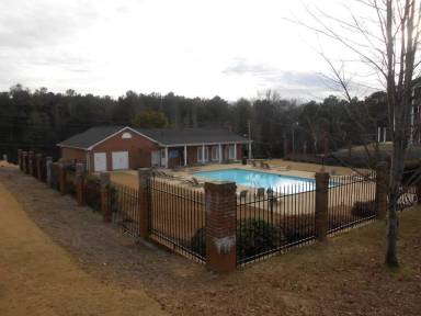 Main picture of Riverbend Commons