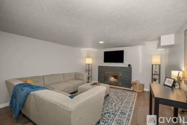 Main picture of 2916 W Francis Ave