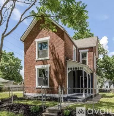 Main picture of 880 Thomas Ave