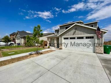 Main picture of 3608 Oak Lake Ln