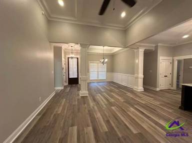 Main picture of 317 Rolling Acres Dr