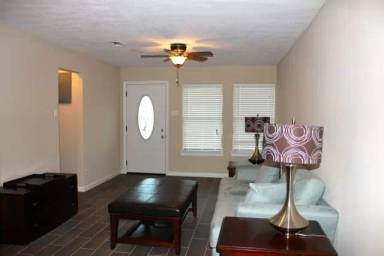 Main picture of 1702 Poage Ave
