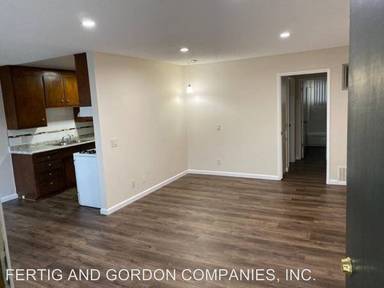 Main picture of 243 N Isabel St