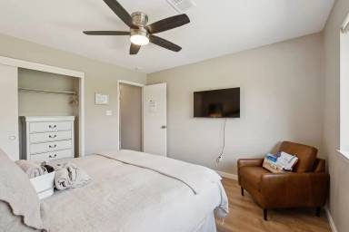 Main picture of 2929 Salem St