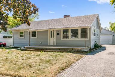 Main picture of 26 E Normandy Dr