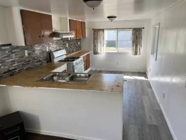 Main picture of 2000 E Frontier Ave