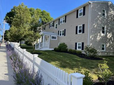 Main picture of 400 Merrimac St