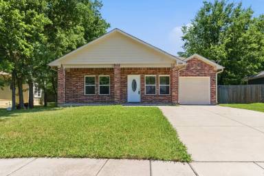 Main picture of 2829 Walnut St