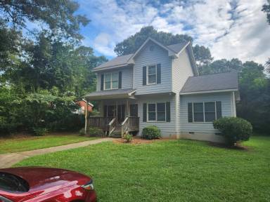 Main picture of 140 Appleby Dr