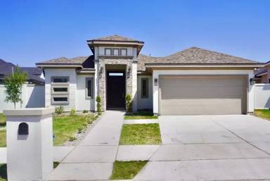 Main picture of 1702 Lago Michigan