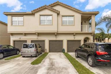 Main picture of 13103 SW 42nd St