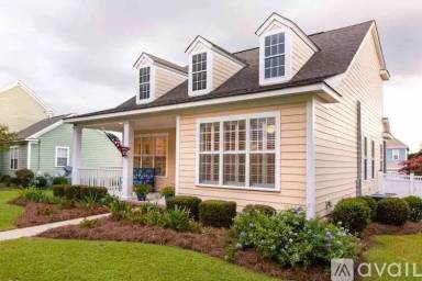 Main picture of 3741 Esplanade Way