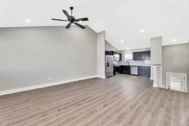 Main picture of 5206-40 N Toben Dr