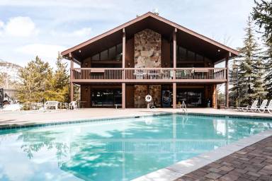 Main picture of Red Pine Condos