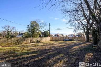 Main picture of 3909 Fleetwood Ave