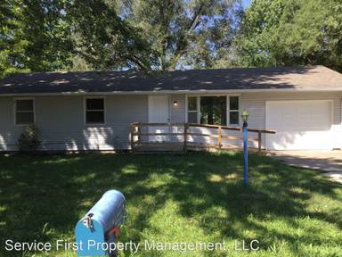 Main picture of 425 N Russell Ave