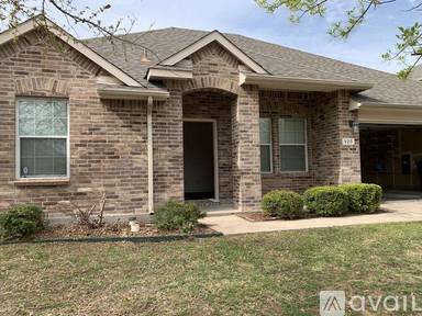 Main picture of 908 Oakcrest Dr