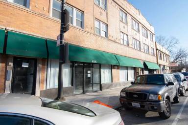 Main picture of 614 E 71st St