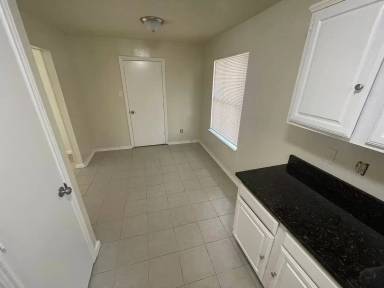 Main picture of 4520 Louisville Dr