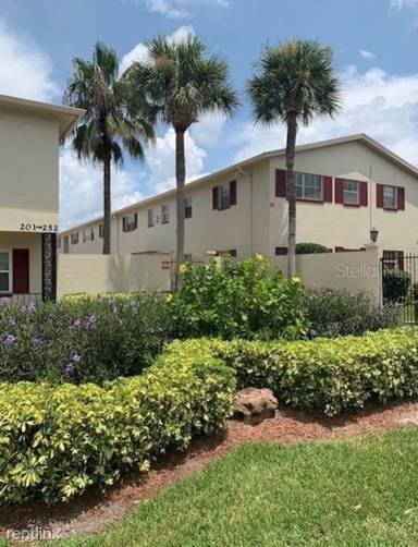 Main picture of Silver Pines Apartments