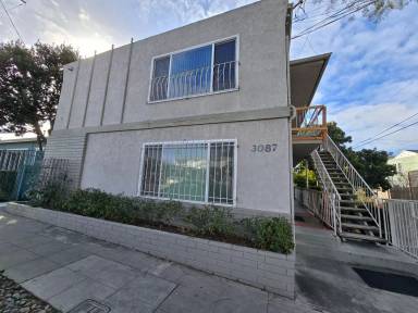 Main picture of 3087 Thorn St