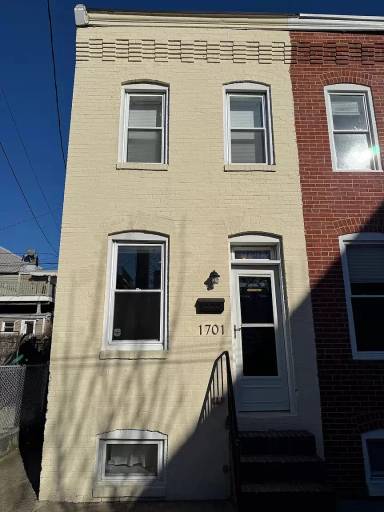 Main picture of 1701 Olive St