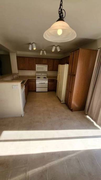 Main picture of 22533 W Papago St