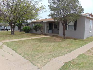 Main picture of 3409 Quaker Ave