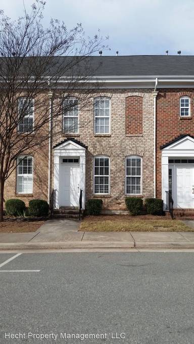 Main picture of 202 Welton Way