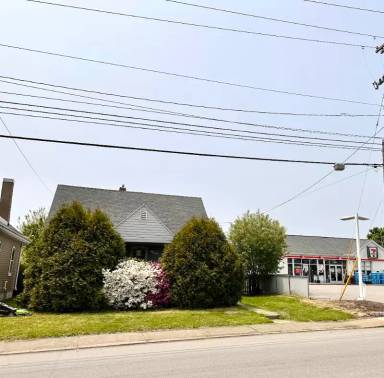 Main picture of 2027 Freeport Rd