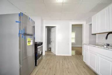 Main picture of 19 Warriner Ave