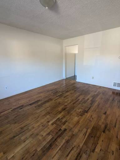 Main picture of 825 SE 14th St