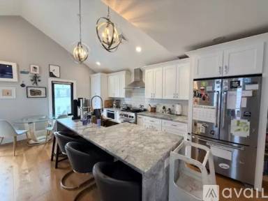 Main picture of 3 Village St