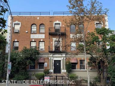 Main picture of 245 N Kenmore Ave