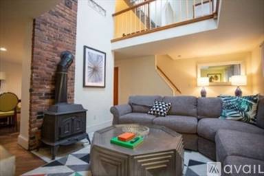 Main picture of 20 Ellwood St