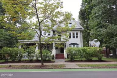 Main picture of 162 Babcock St