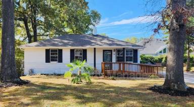 Main picture of 12 Carter Dr