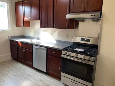 Main picture of 495 Elwood Ave