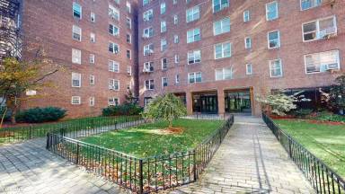 Main picture of 6435 Yellowstone Blvd Apartments