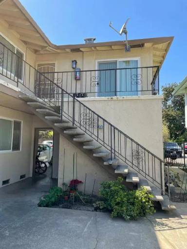 Main picture of 1451 Eden Ave