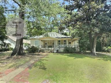 Main picture of 625 Cloverdale Rd