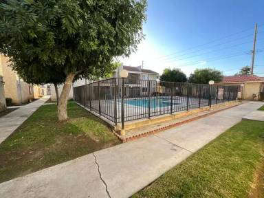 Main picture of 1520 N California Ave