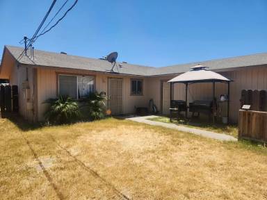 Main picture of 330 E 11th St