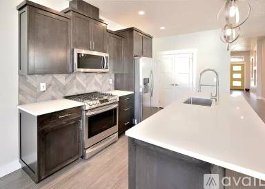 Main picture of 2067 E Oakcrest Dr