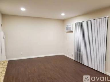 Main picture of 11840 Riverside Dr