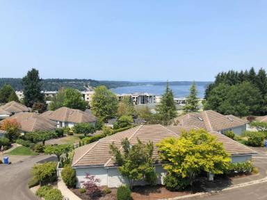 Main picture of Gold Pointe Condominiums