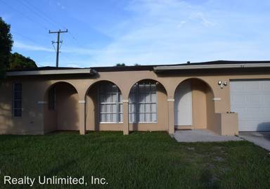 Main picture of 153 NE Airoso Blvd